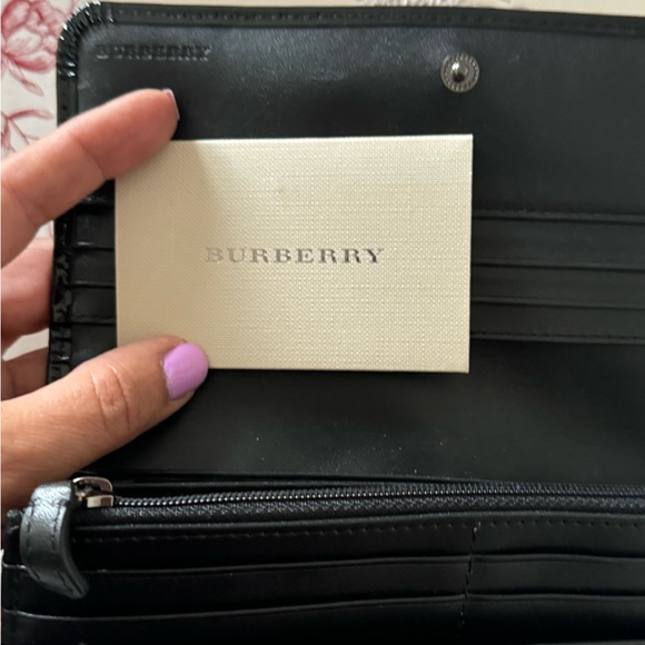Authentic Burberry wallet - Picture 3 of 4